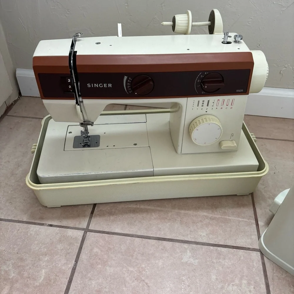 Vintage Art Deco Sewing Machine Hard Storage Case Heavy Duty! Fits Most Machines